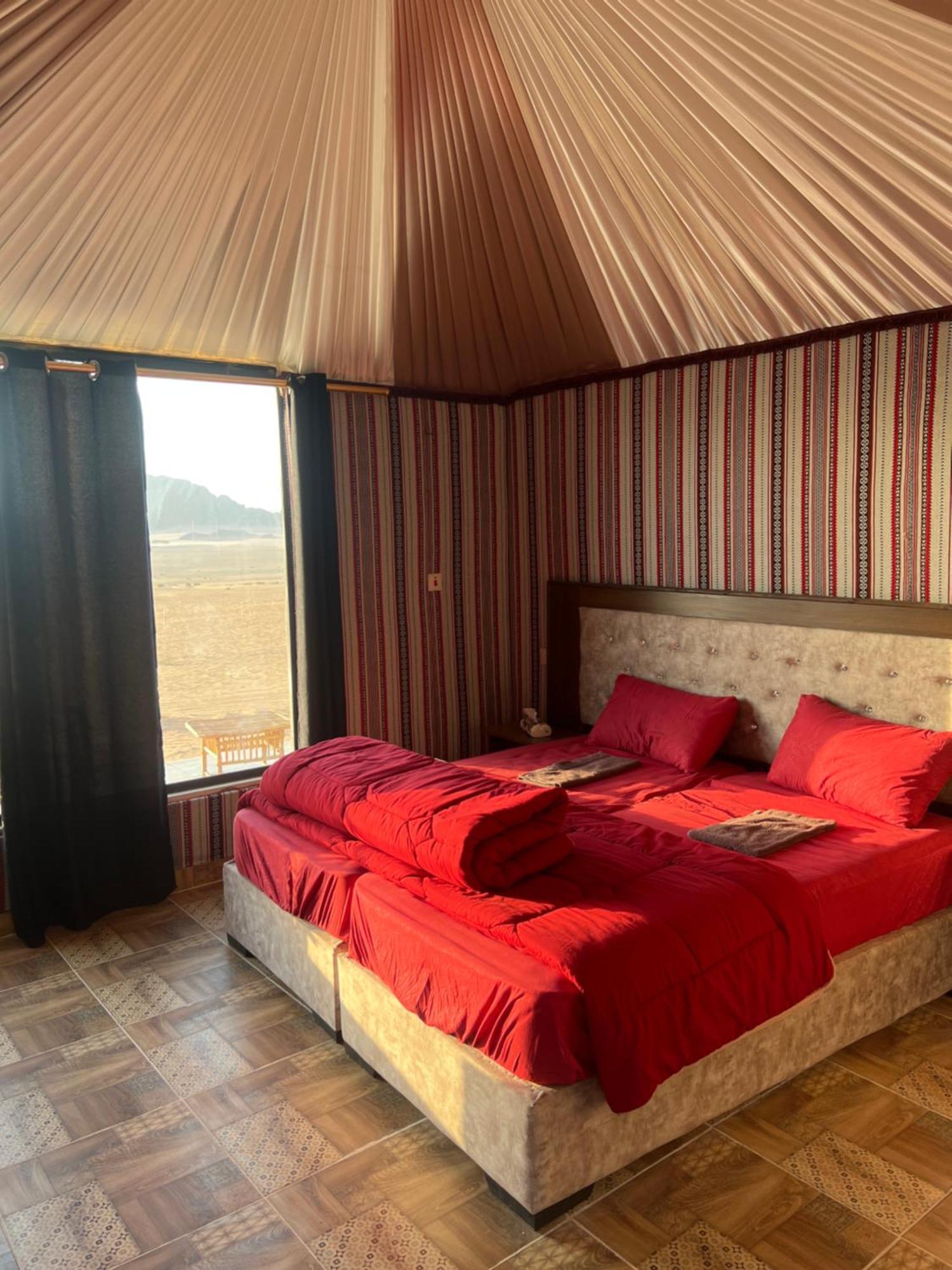 Luxury tent Wadi Mars Camp